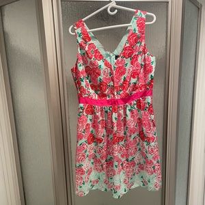 Vineyard Vines Run for the Roses Silk Dress, size 12, NWT.